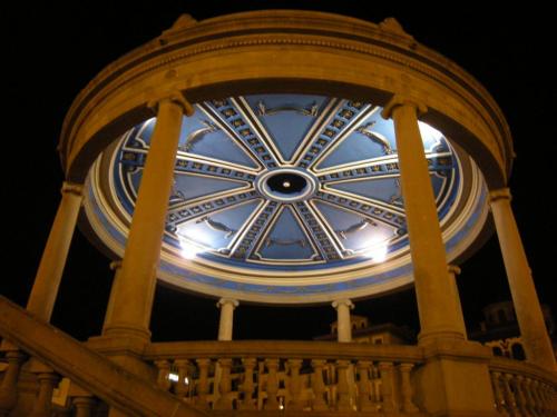 Lo Básico de los 7 Chakras Lo Básico de los 7 Chakras