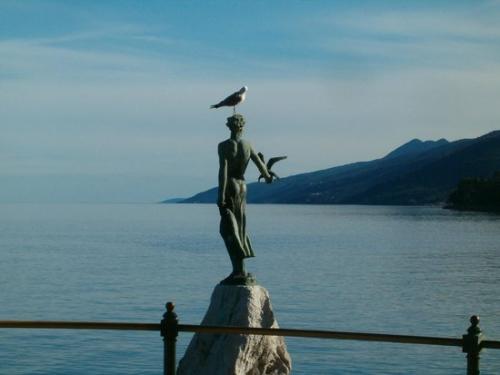 Vídeo: Meditación "Mi centro de Poder" Vídeo: Meditación "Mi centro de Poder"